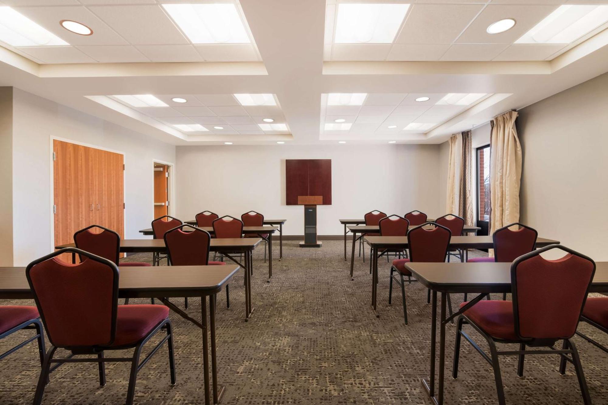 Hampton Inn & Suites Plattsburgh Extérieur photo