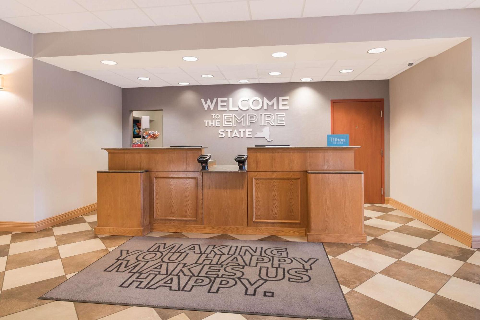 Hampton Inn & Suites Plattsburgh Extérieur photo